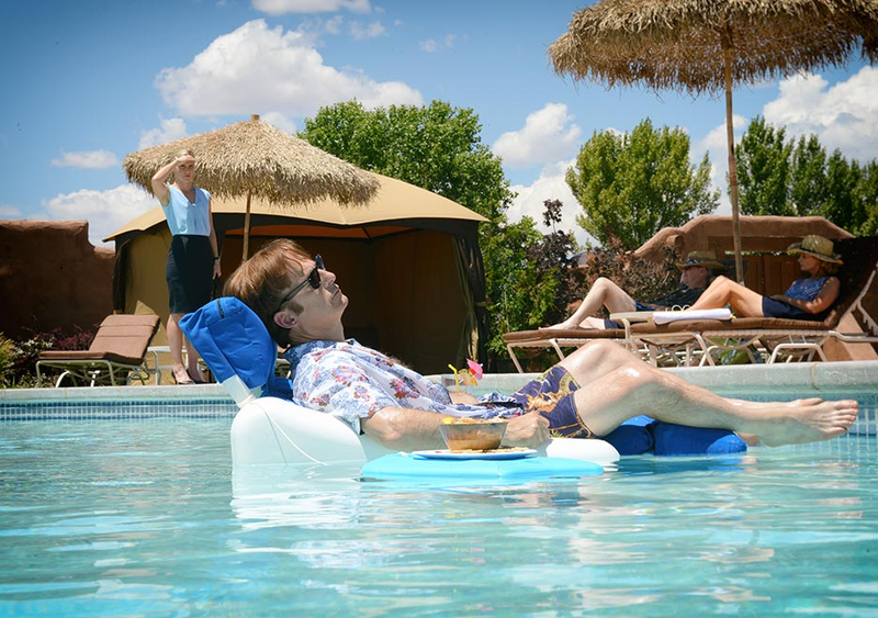 Illustration for article titled Better Call Saul gets a new trailer and subtly metaphorical poster